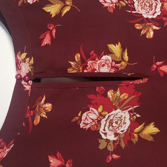 ๐งโ๐10/10๐งโ๐๐Suzy Shier Floral top in XL p2p 22๐ - Picture 3 of 5